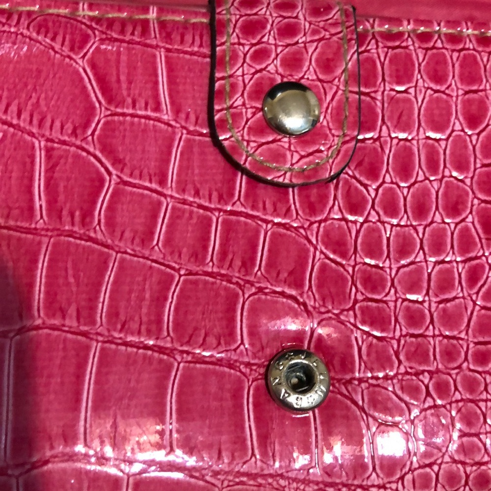 Pink wallet! - Picture 2 of 4